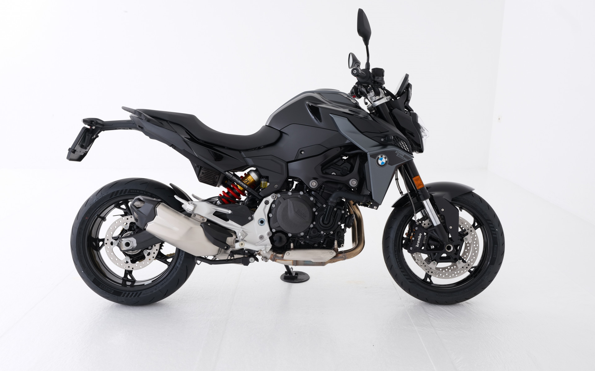 BMW F 900 R A2 Triple Black
