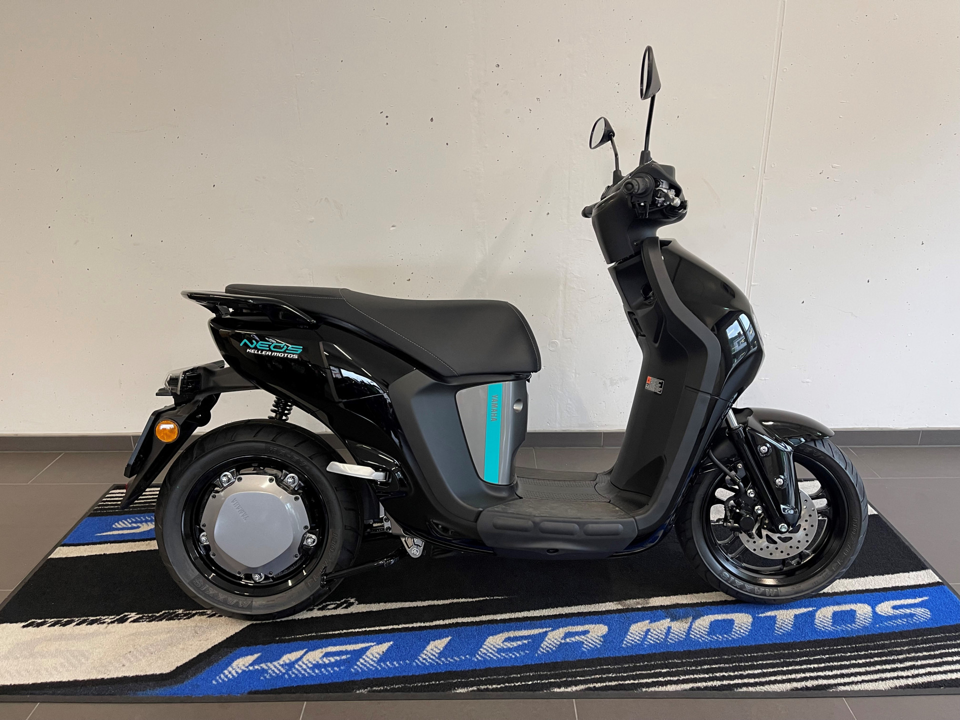 YAMAHA Neos