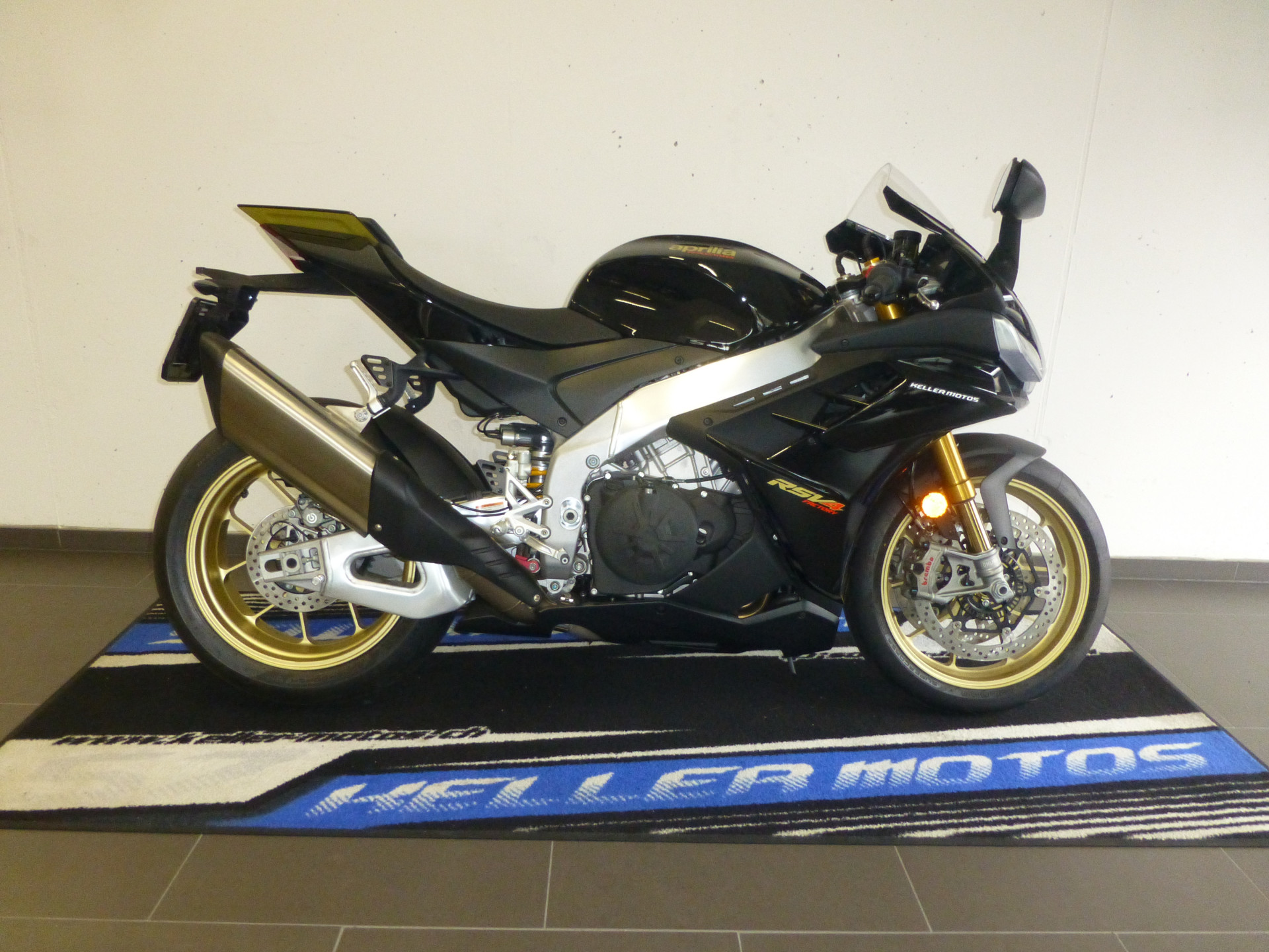 APRILIA RSV4 1100 Factory