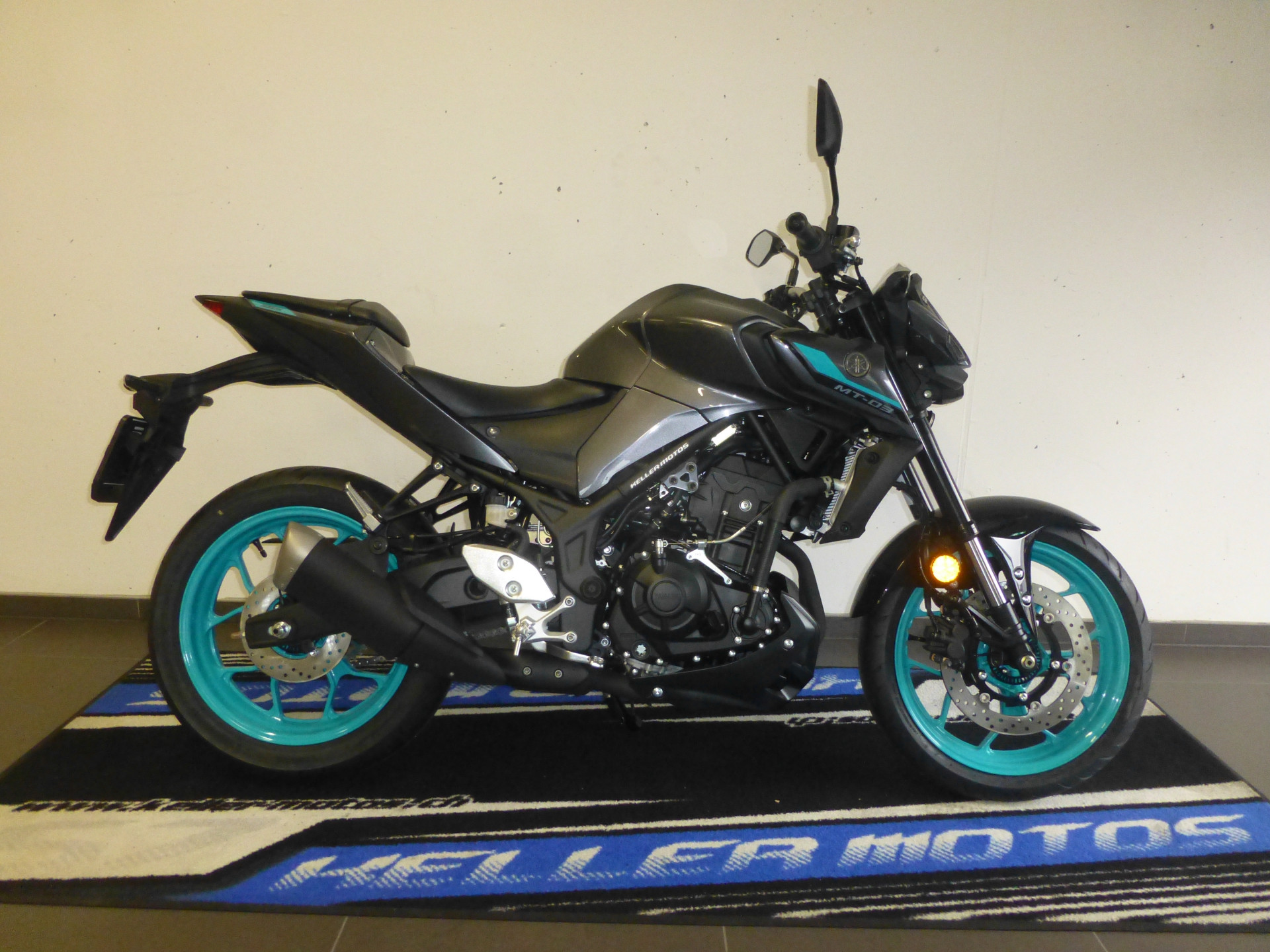 YAMAHA MT-03