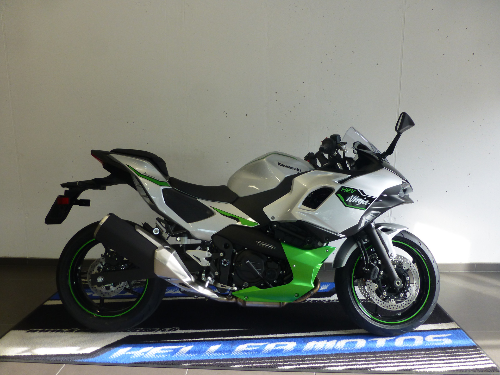 KAWASAKI Ninja 7 Hybrid