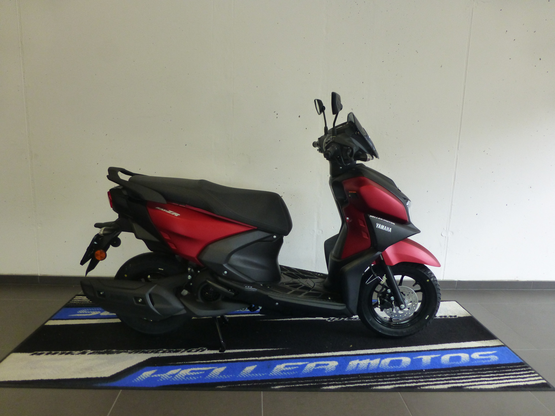 YAMAHA LCG 125 RayZR