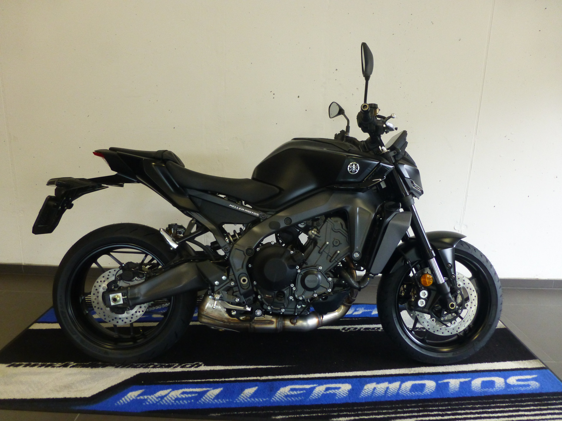 YAMAHA MT-09
