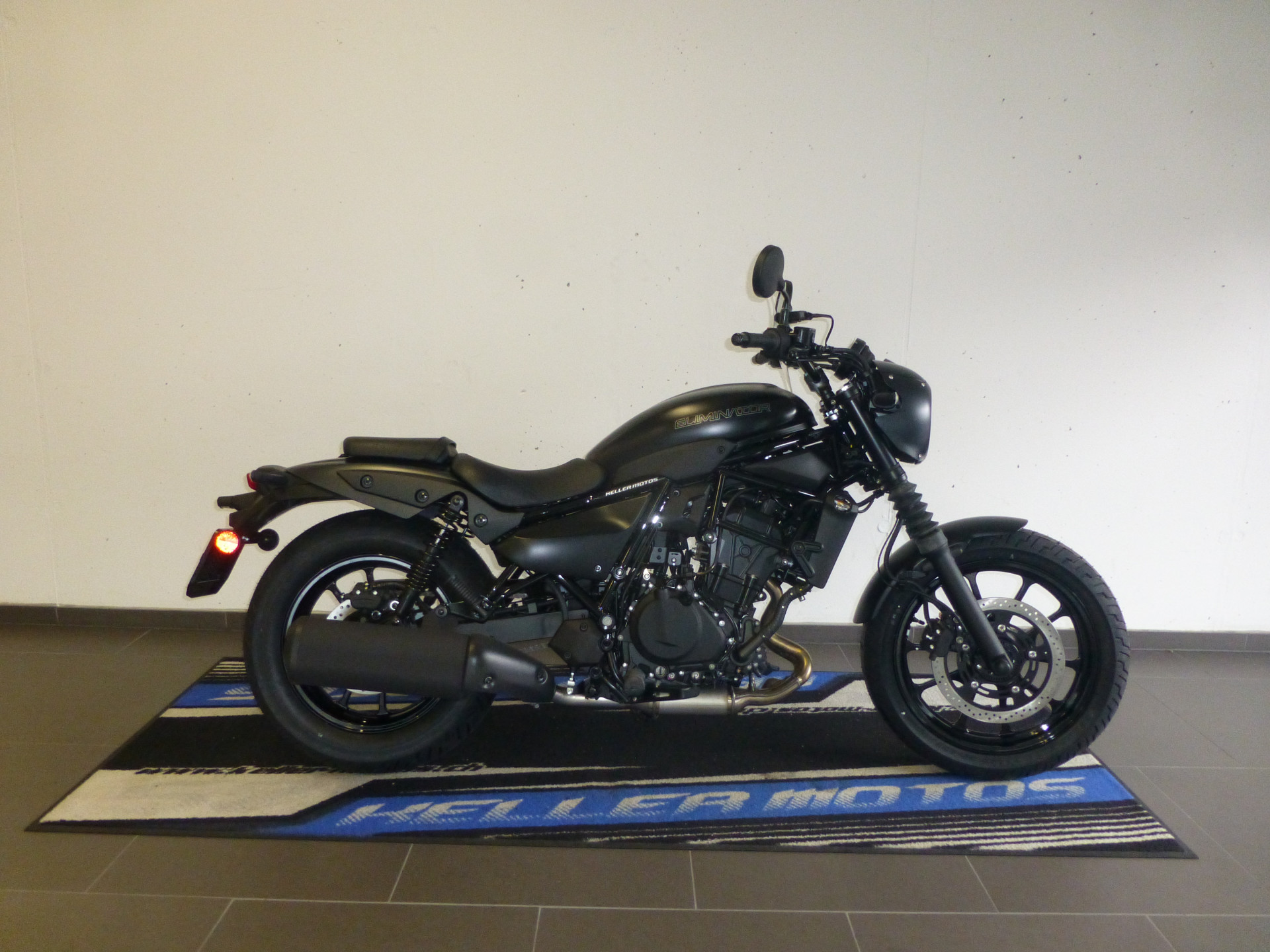 KAWASAKI Eliminator 500 SE
