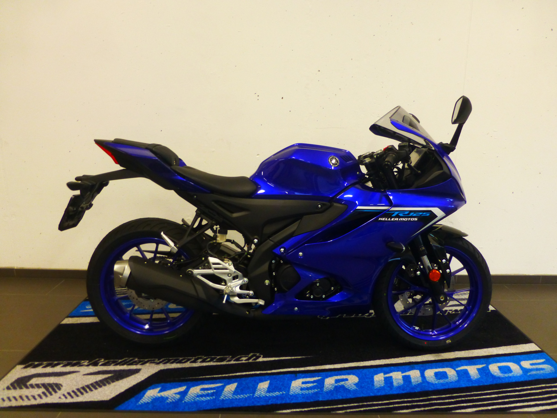 YAMAHA R125