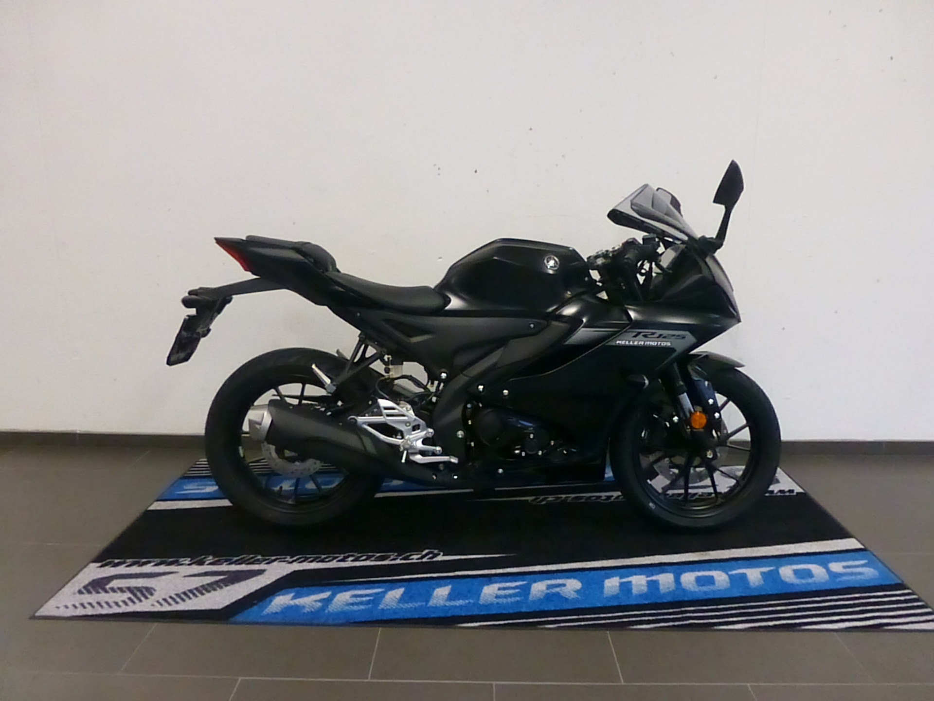 YAMAHA R125