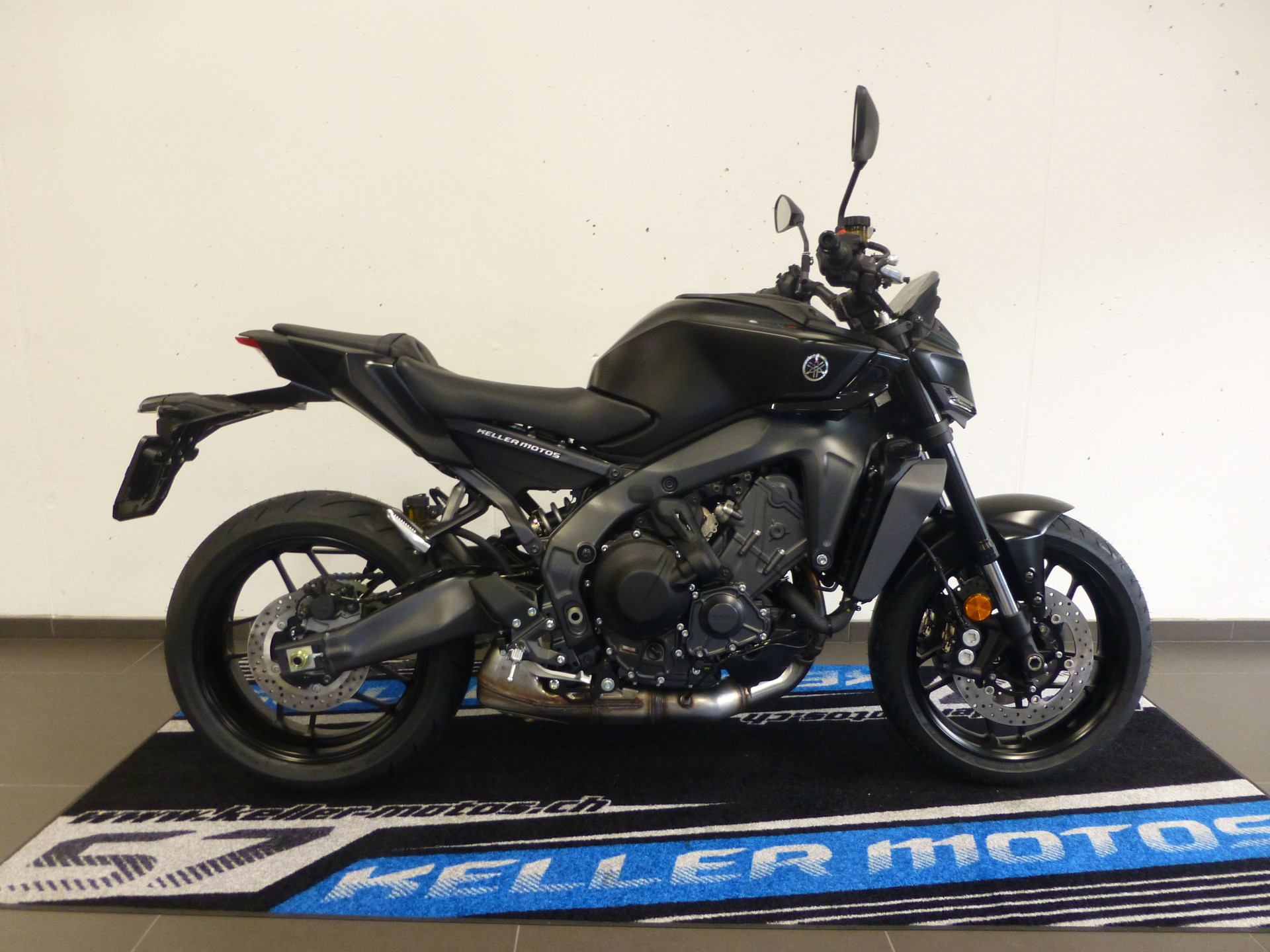 YAMAHA MT-09