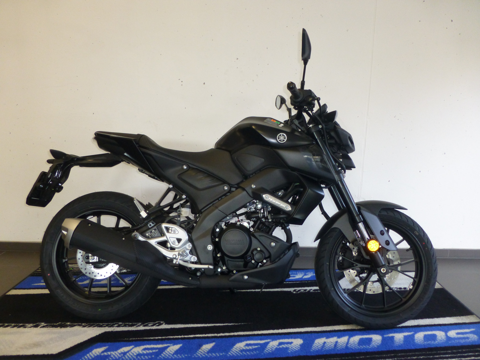 YAMAHA MT-125