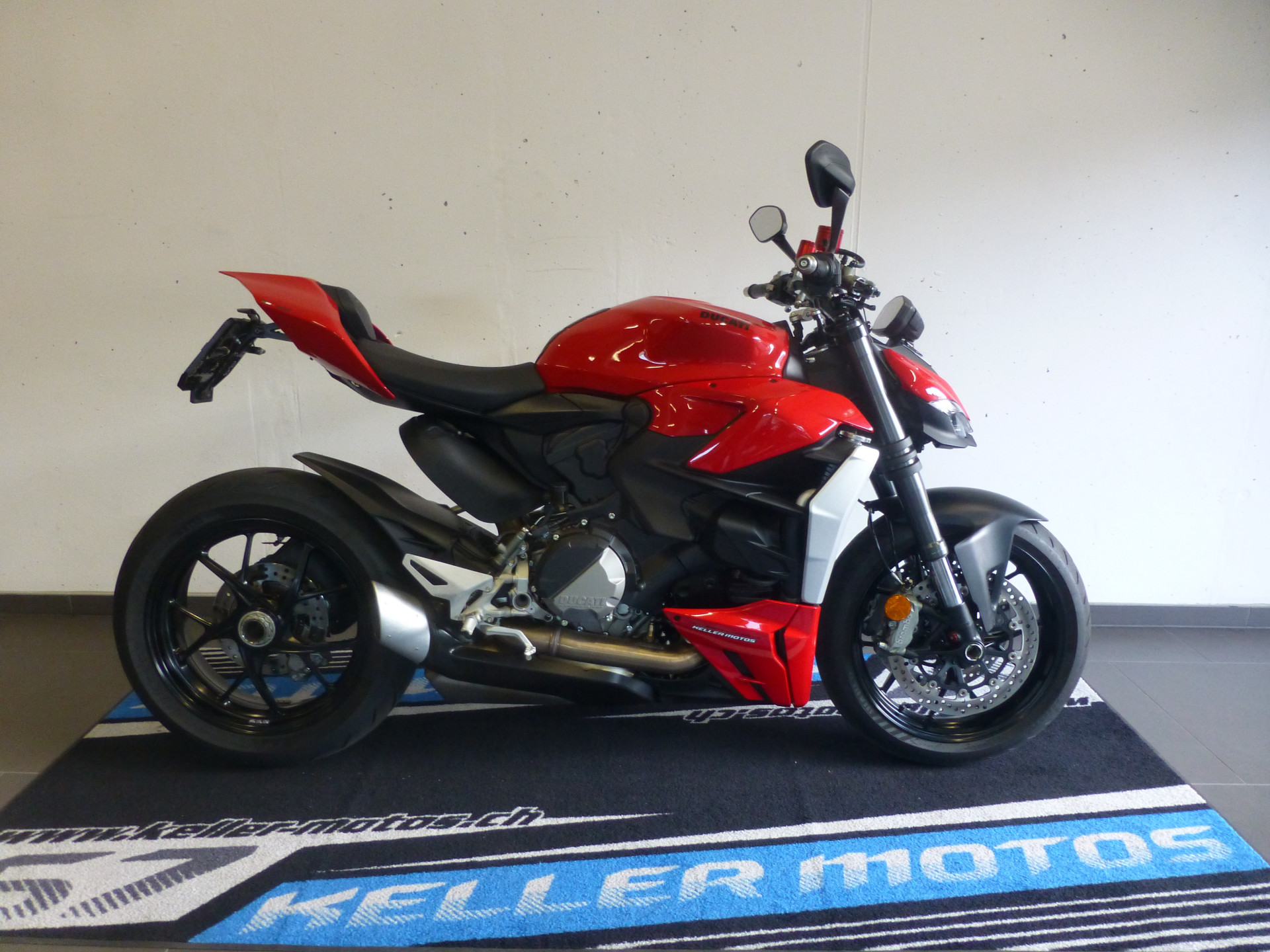 DUCATI Streetfighter 955 V2