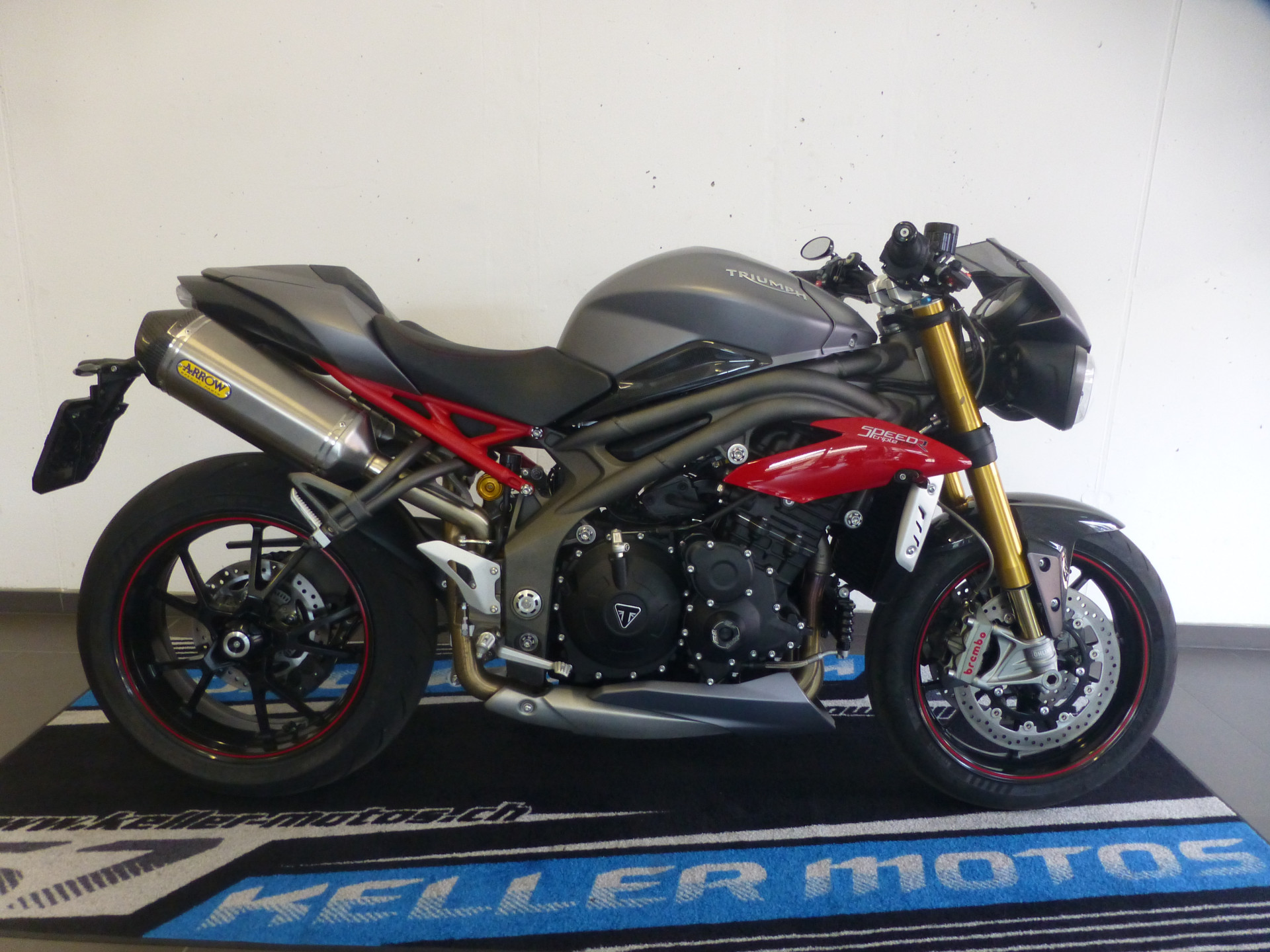 TRIUMPH Speed Triple 1050 R