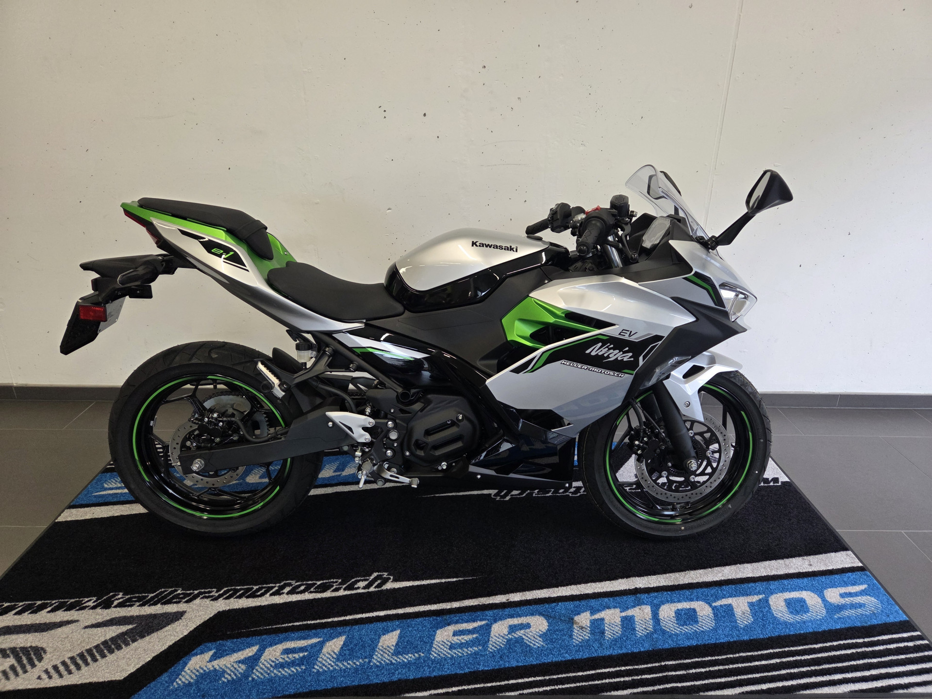 KAWASAKI Ninja e-1