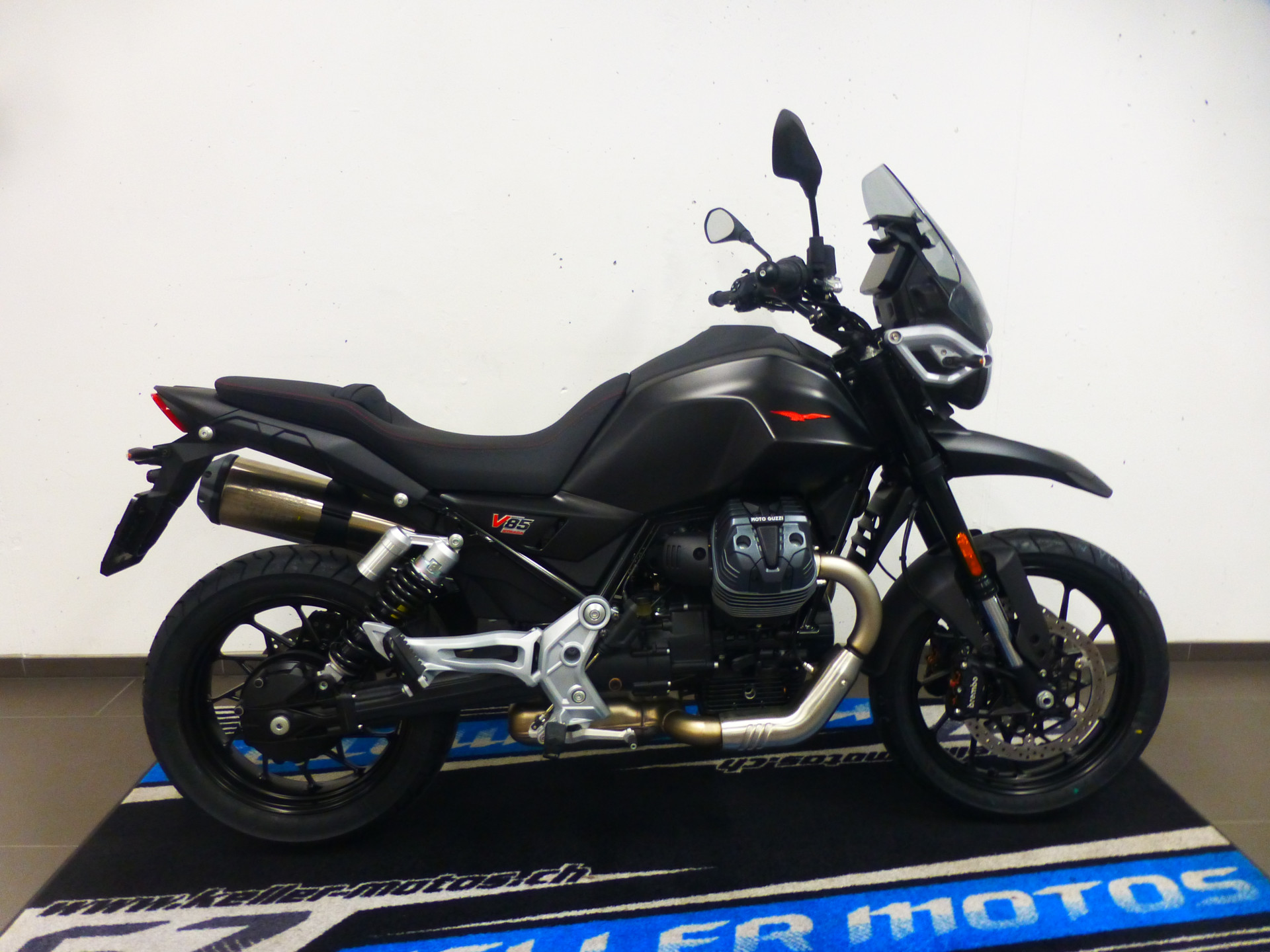 MOTO GUZZI V85 Strada