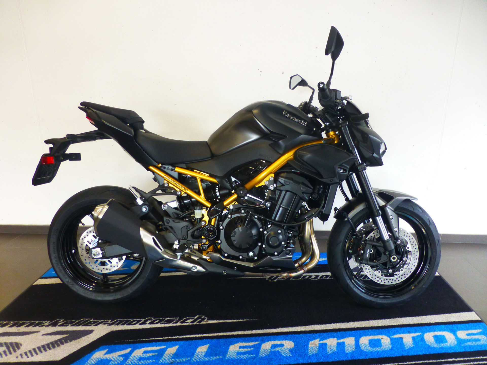 KAWASAKI Z 900