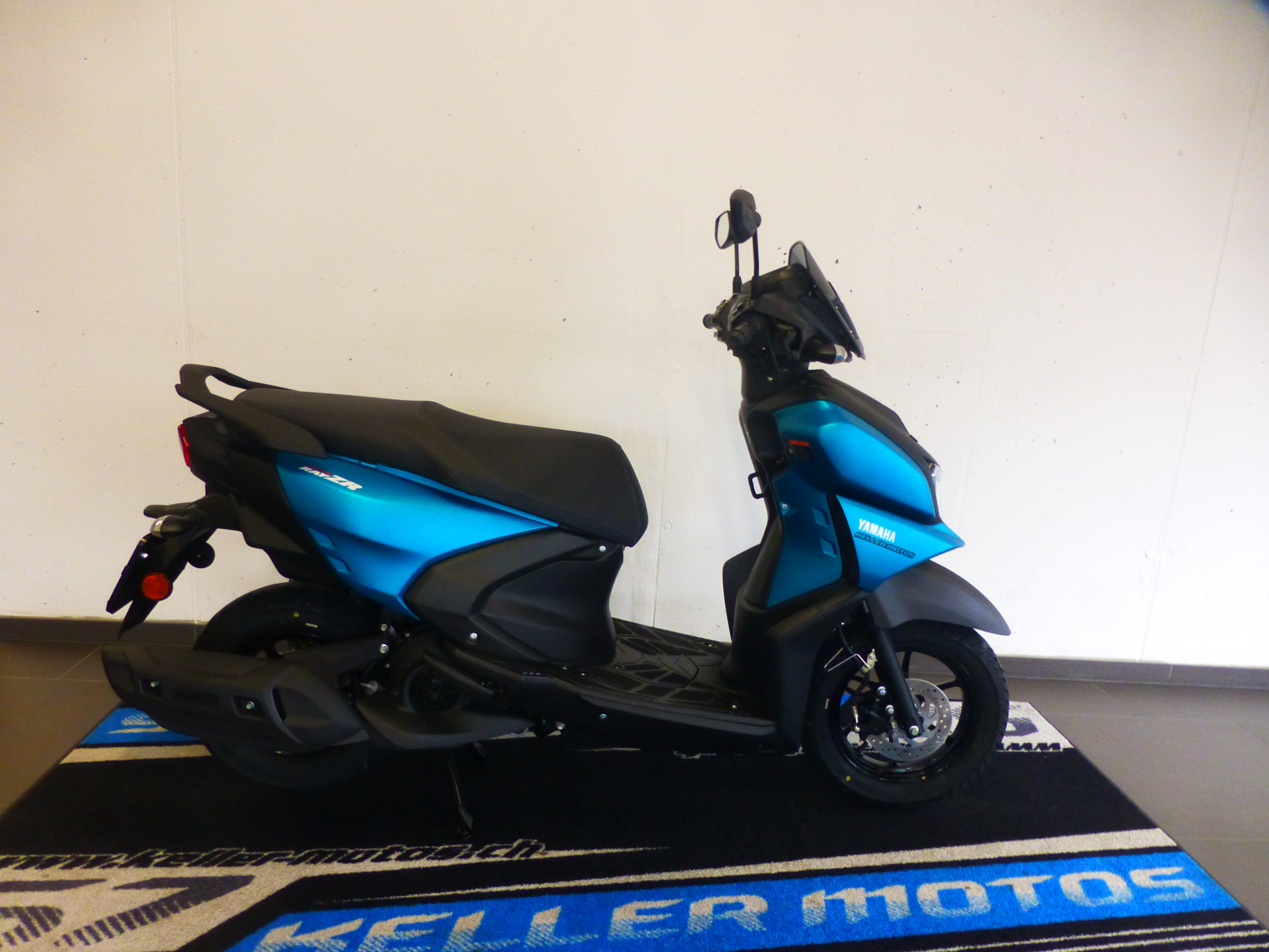 YAMAHA LCG 125 RayZR