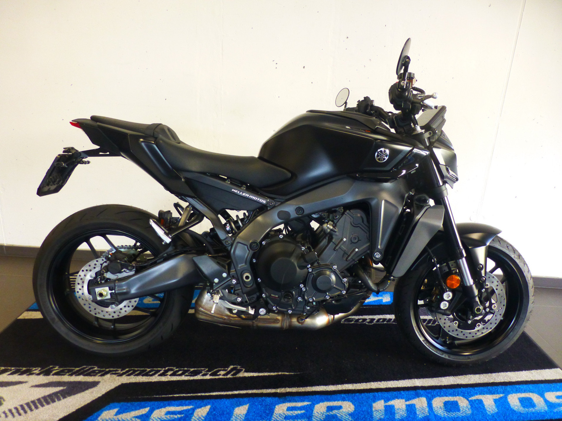 YAMAHA MT-09