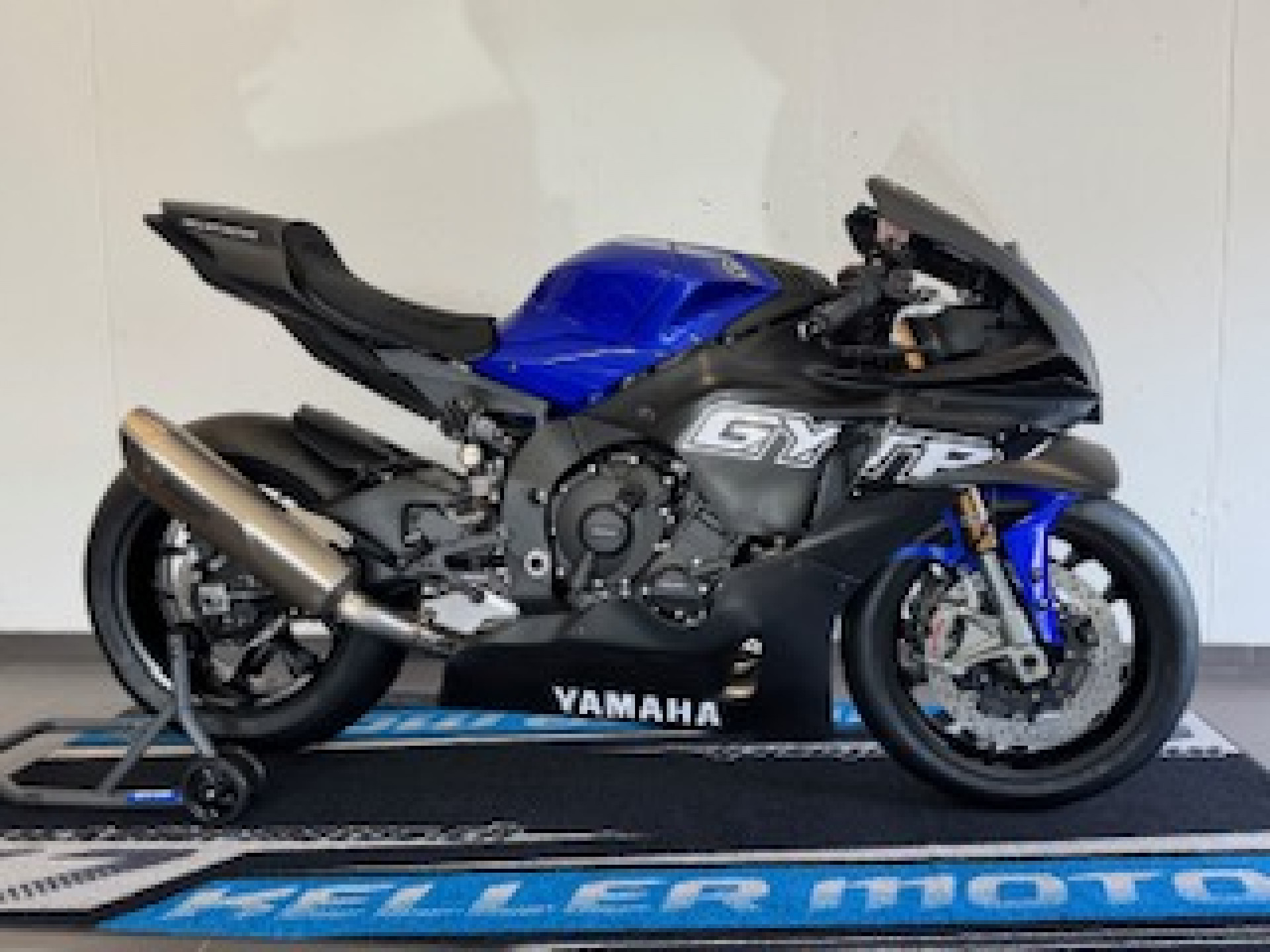 YAMAHA R1 GYTR