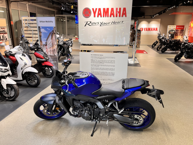 YAMAHA MT-09 Naked Demo vehicle