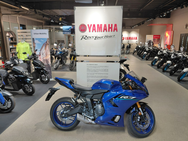 YAMAHA R7 Sport Neufahrzeug YAMAHA R7 Sport Neufahrzeug