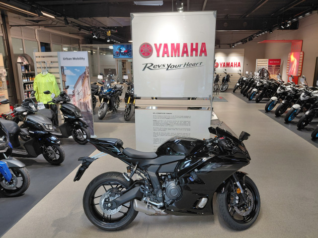 YAMAHA R7 Sport Neufahrzeug YAMAHA R7 Sport Neufahrzeug