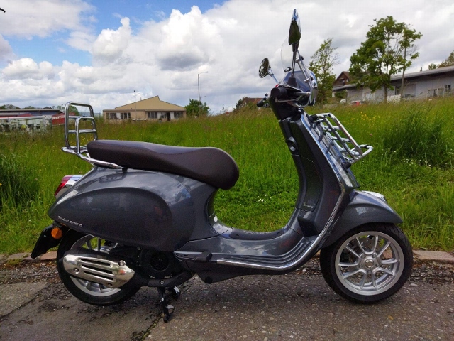 PIAGGIO Vespa Primavera 125 Roller Neufahrzeug