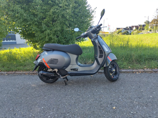 PIAGGIO Vespa GTS 125 Scooter Moto nuova