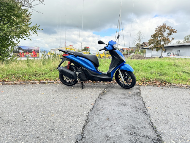 PIAGGIO Medley 125 Sport Roller Neufahrzeug