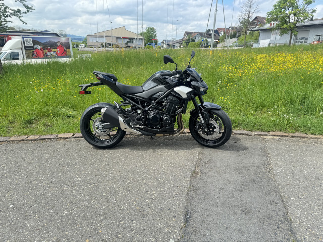 KAWASAKI Z 900 Naked Neufahrzeug