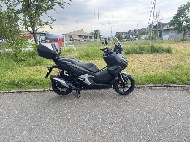 HONDA ADV 350 Smart Top Box Roller Occasion