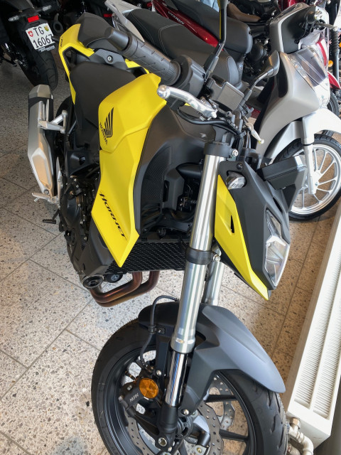 HONDA CB 750 Hornet Naked Vorführfahrzeug