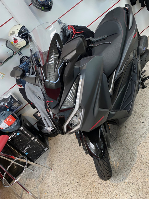 HONDA NSS 125 Forza Special Edition Roller Neufahrzeug