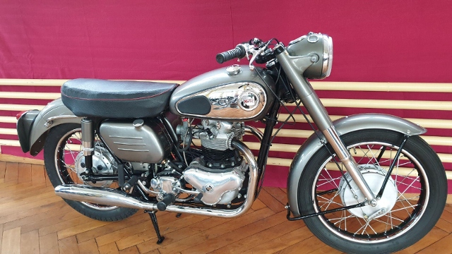 NORTON Dominator Sport Used