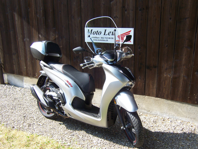 HONDA SH 350 Sporty Scooter Moto neuve