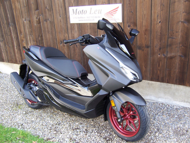 HONDA NSS 125 Forza Special Edition Scooter Moto neuve