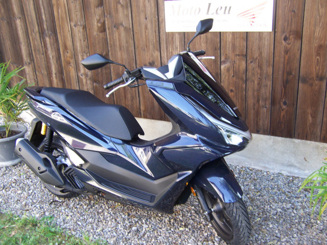 HONDA PCX 125 DX Roller Vorführfahrzeug