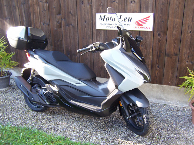 HONDA NSS 125 Forza Smart Top Box Roller Neufahrzeug