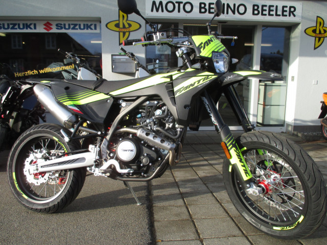 FANTIC MOTOR XMF 125 Supermoto Moto nuova