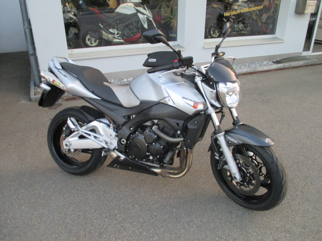 SUZUKI GSR 600 A Naked Occasion