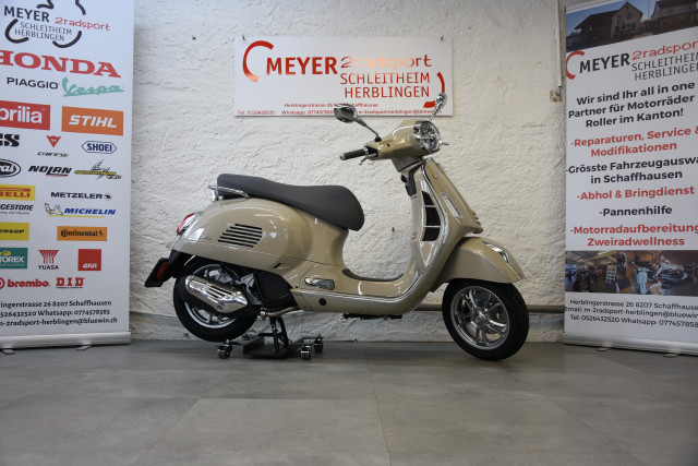 PIAGGIO Vespa GTS 125 Scooter Moto nuova