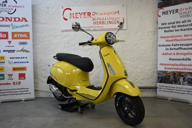 PIAGGIO Vespa Primavera 125 S Scooter Demo vehicle