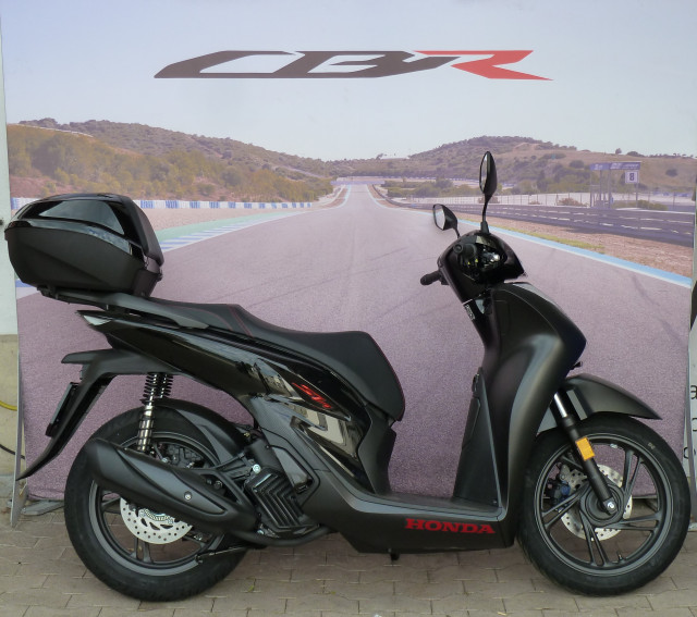 HONDA SH 125 Sporty Scooter Moto nuova