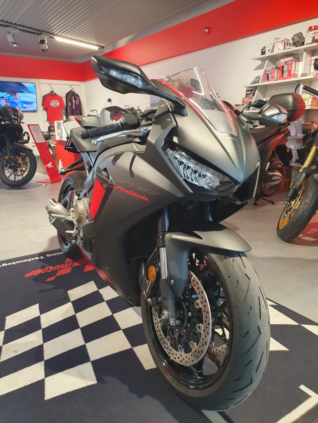 HONDA CBR 1000 RR Fireblade Sport Occasion