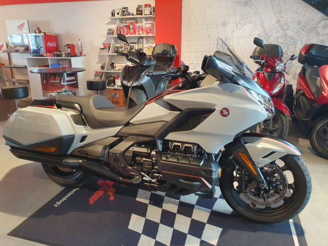 HONDA GL 1800 Gold Wing B Touring Occasion
