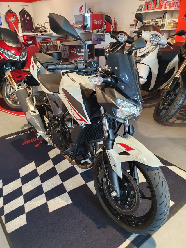 KAWASAKI Z 400 Naked Occasion