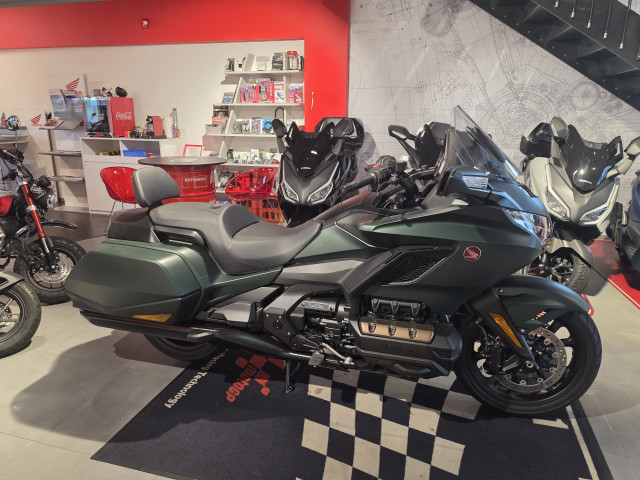 HONDA GL 1800 Gold Wing Bagger DCT Touring Occasion HONDA GL 1800 Gold Wing Bagger DCT Touring Occasion