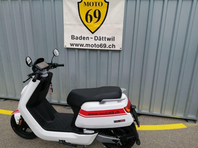 NIU NQi GT Scooter Usato