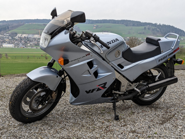 HONDA VFR 750 F Sport Used