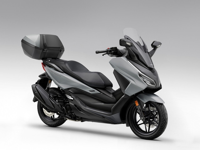 HONDA NSS 350 Forza Smart Top Box Roller Neufahrzeug