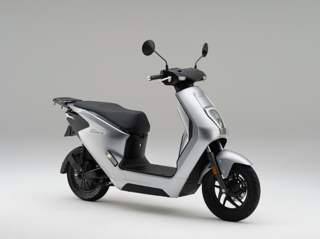 HONDA EM1 e Roller Neufahrzeug HONDA EM1 e Roller Neufahrzeug