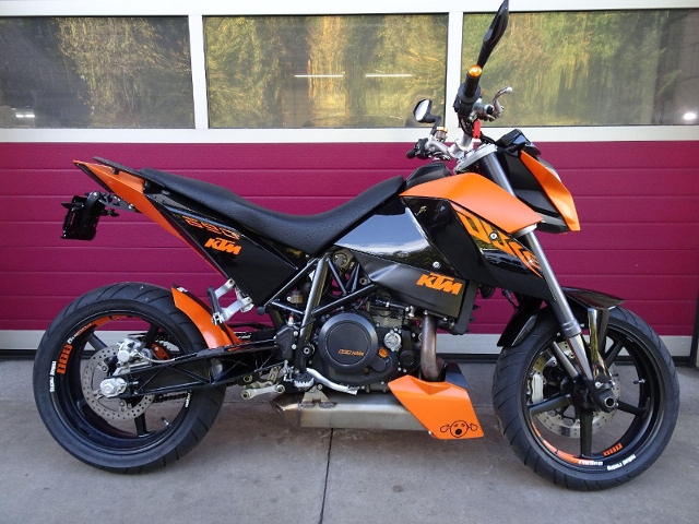 Ktm duke deals 690 smc