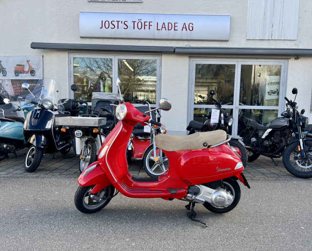 PIAGGIO Vespa LX 125 Scooter Used